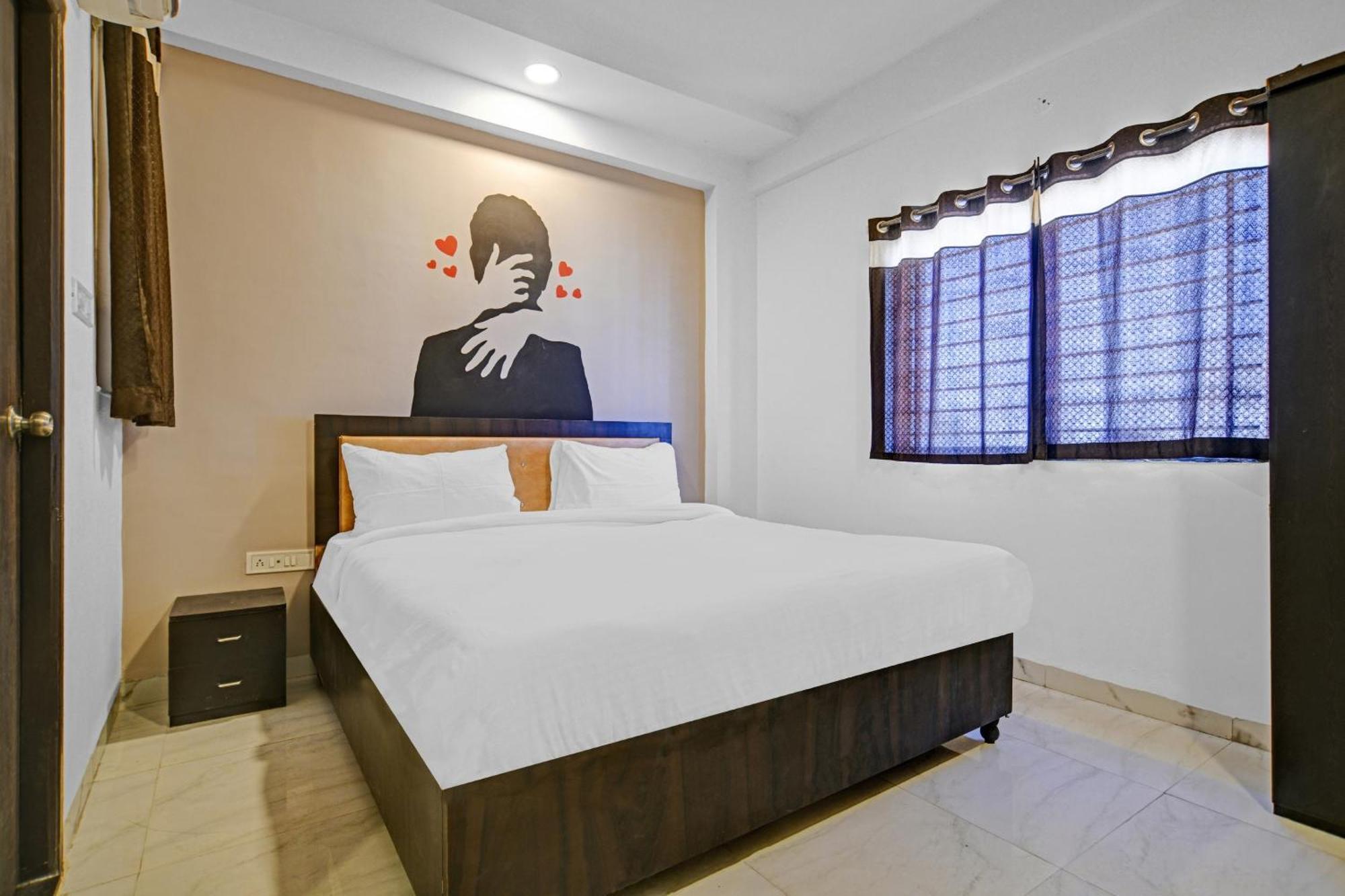 Collection O The Eternity Near Lig Sqaure Hotel Indore Exterior photo